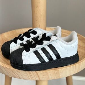 Adidas Originals Superstar II Sneakers in Black and White Size 7